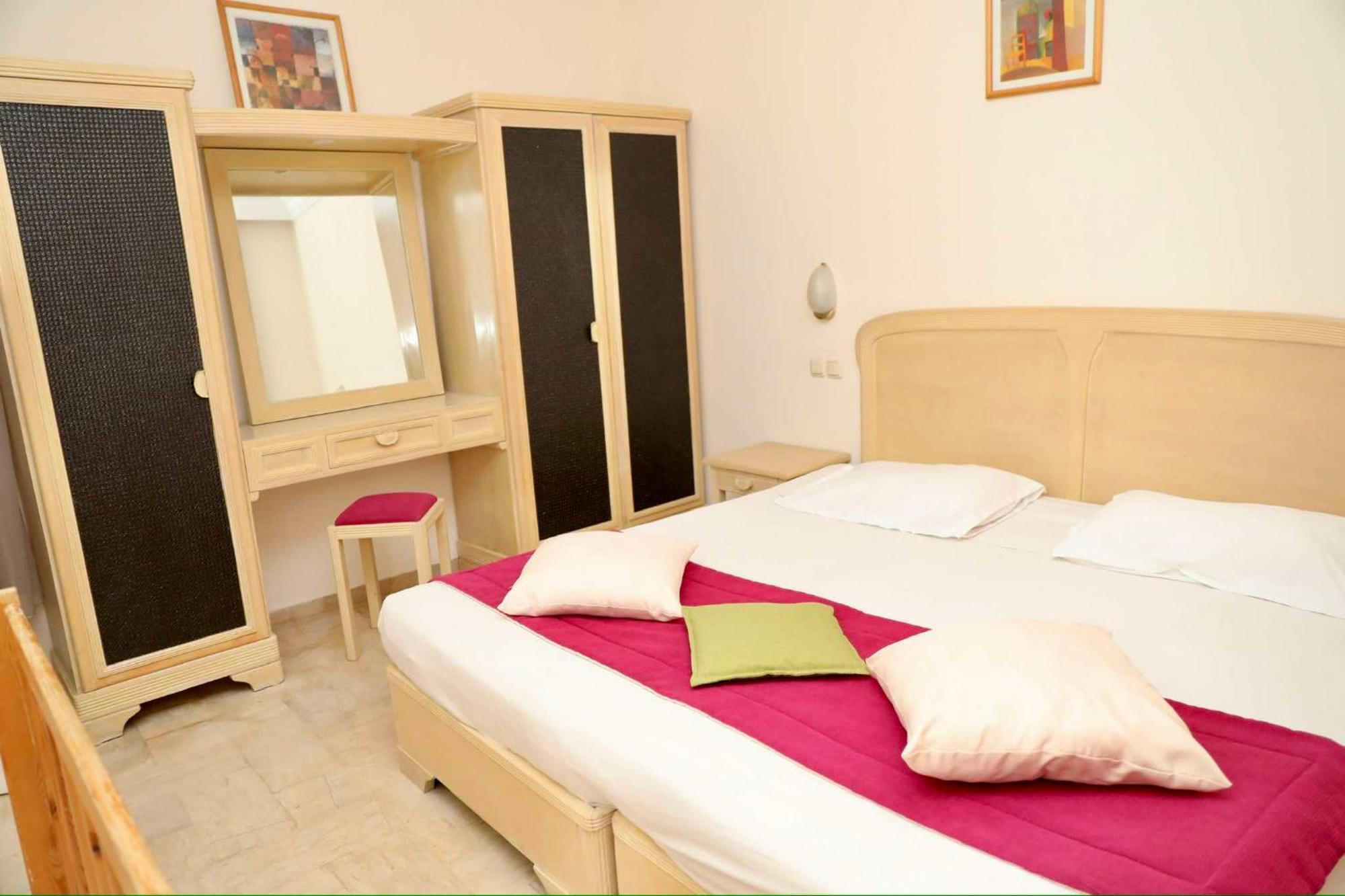 Appart Hotel Rodes Мезрая Экстерьер фото