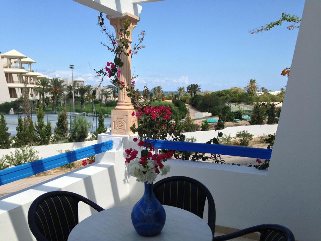Appart Hotel Rodes Мезрая Экстерьер фото